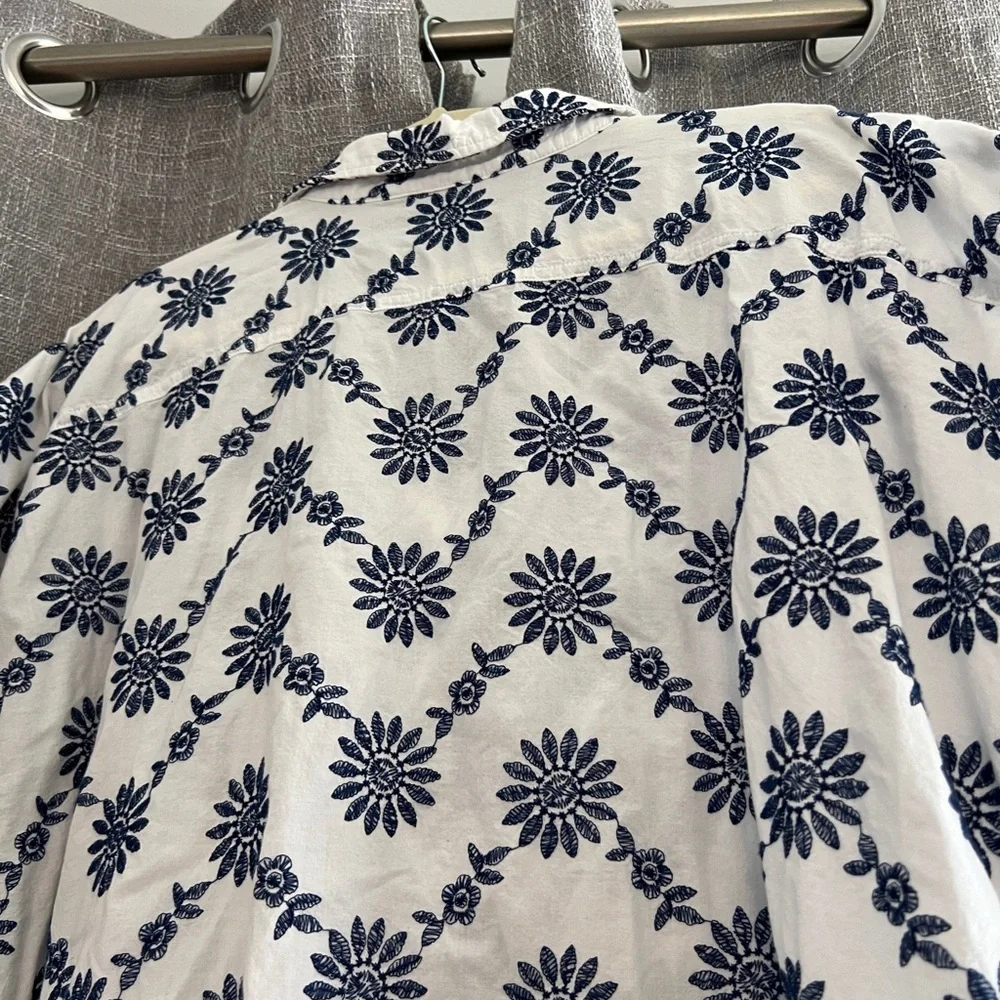 Chaps - white short sleeve button down with navy blue floral embroidery - 3XL - Picture 10 of 15